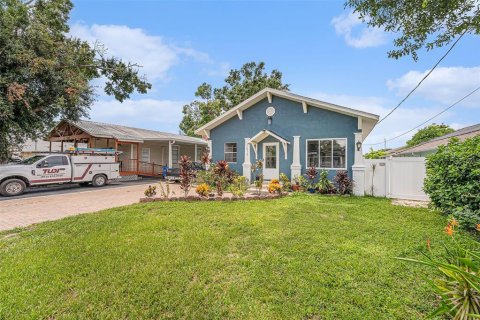 House in Tampa, Florida 3 bedrooms, 140.47 sq.m. № 1876779 - photo 2