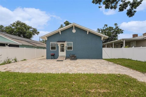 House in Tampa, Florida 3 bedrooms, 140.47 sq.m. № 1876779 - photo 26