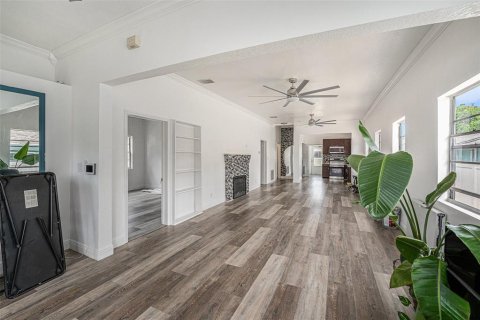 House in Tampa, Florida 3 bedrooms, 140.47 sq.m. № 1876779 - photo 14