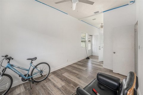 House in Tampa, Florida 3 bedrooms, 140.47 sq.m. № 1876779 - photo 21