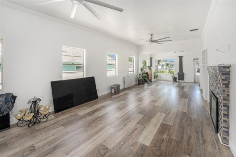 House in Tampa, Florida 3 bedrooms, 140.47 sq.m. № 1876779 - photo 16