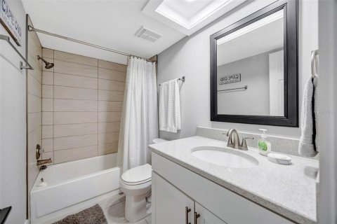 Condo in Port Richey, Florida, 2 bedrooms № 2101570 - photo 21