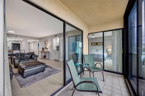 Condo in Port Richey, Florida, 2 bedrooms № 2101570 - photo 30