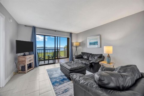 Condo in Port Richey, Florida, 2 bedrooms № 2101570 - photo 16