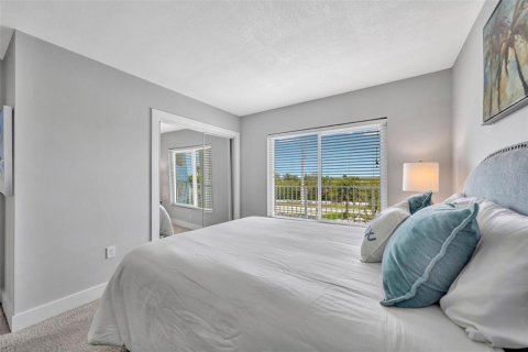 Condo in Port Richey, Florida, 2 bedrooms № 2101570 - photo 20