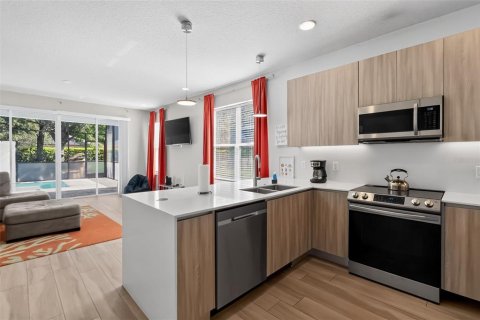 Touwnhouse à vendre à Clermont, Floride: 4 chambres, 175.4 m2 № 2295235 - photo 4
