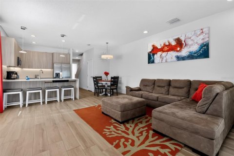 Touwnhouse à vendre à Clermont, Floride: 4 chambres, 175.4 m2 № 2295235 - photo 9