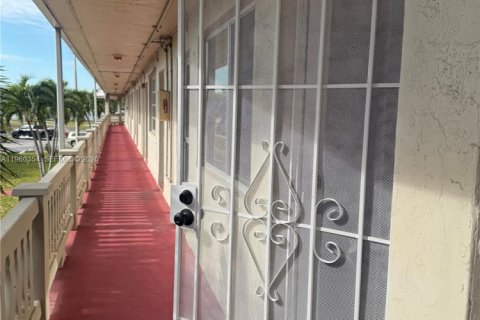 Copropriété à louer à Miami Gardens, Floride: 1 chambre, 72 m2 № 2023296 - photo 5