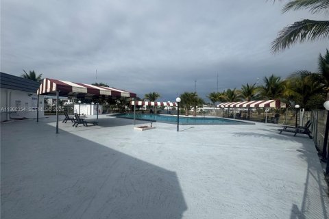 Copropriété à louer à Miami Gardens, Floride: 1 chambre, 72 m2 № 2023296 - photo 16