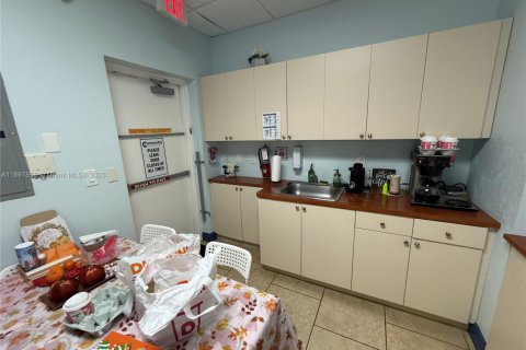 Immobilier commercial à vendre à Miami, Floride № 1952899 - photo 15