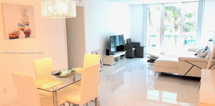 Condominio en Hollywood, Florida, 1 dormitorio № 1864705