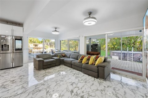 House in North Miami, Florida 4 bedrooms № 1850705 - photo 7
