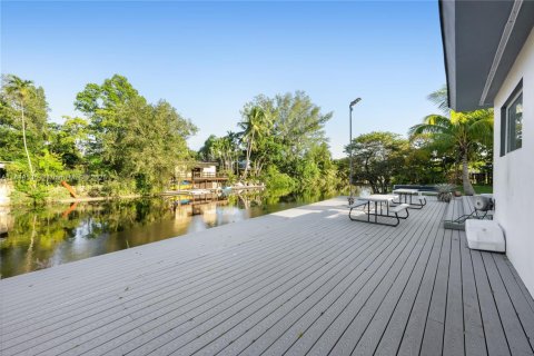House in North Miami, Florida 4 bedrooms № 1850705 - photo 30
