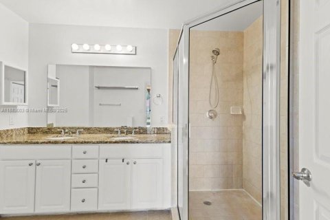 Condo in Aventura, Florida, 2 bedrooms  № 1931889 - photo 15