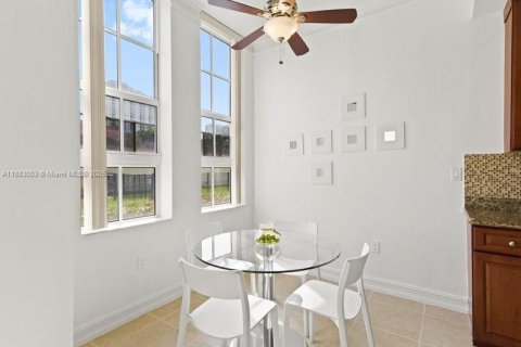 Condo in Aventura, Florida, 2 bedrooms  № 1931889 - photo 8
