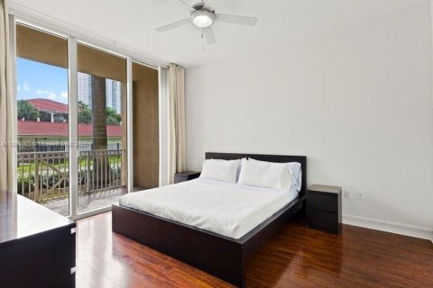 Condo in Aventura, Florida, 2 bedrooms  № 1931889 - photo 11