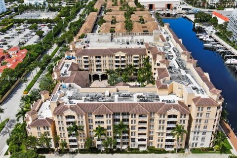 Condo in Aventura, Florida, 2 bedrooms  № 1931889 - photo 9