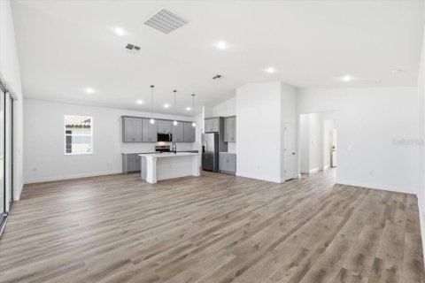 Villa ou maison à vendre à Haines City, Floride: 4 chambres, 207.45 m2 № 2214069 - photo 9