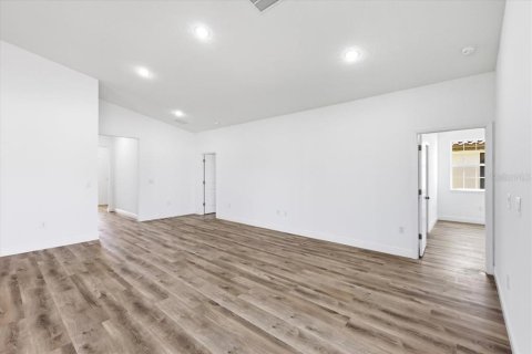 Villa ou maison à vendre à Haines City, Floride: 4 chambres, 207.45 m2 № 2214069 - photo 12