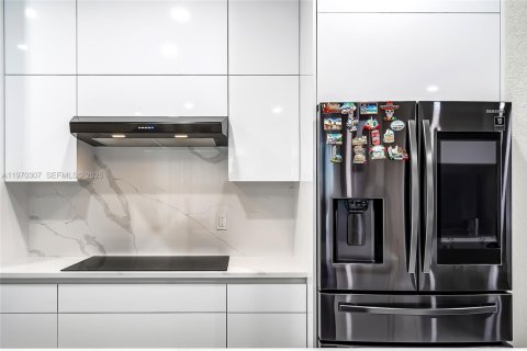 Casa en venta en Hollywood, Florida, 4 dormitorios, 199.93 m2 № 2038336 - foto 4