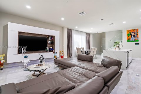 Casa en venta en Hollywood, Florida, 4 dormitorios, 199.93 m2 № 2038336 - foto 9