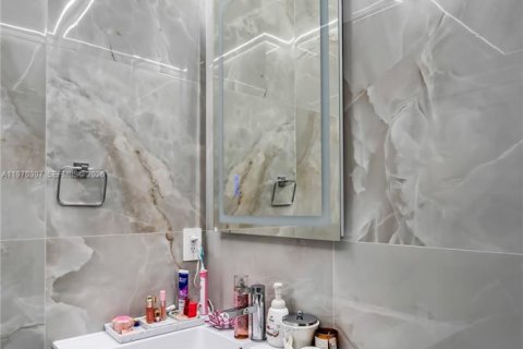 Casa en venta en Hollywood, Florida, 4 dormitorios, 199.93 m2 № 2038336 - foto 24