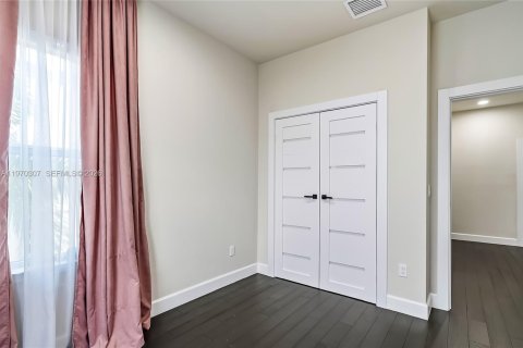 Casa en venta en Hollywood, Florida, 4 dormitorios, 199.93 m2 № 2038336 - foto 26