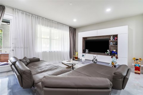 Casa en venta en Hollywood, Florida, 4 dormitorios, 199.93 m2 № 2038336 - foto 8