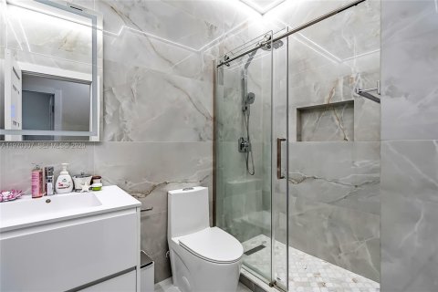 Casa en venta en Hollywood, Florida, 4 dormitorios, 199.93 m2 № 2038336 - foto 22