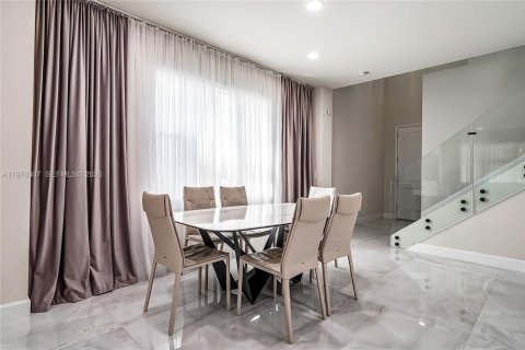 Casa en venta en Hollywood, Florida, 4 dormitorios, 199.93 m2 № 2038336 - foto 10