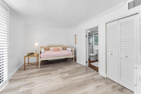 Condo in West Palm Beach, Florida, 2 bedrooms № 2082086 - photo 17