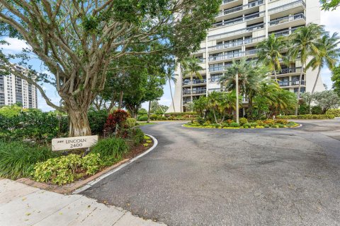 Condo in West Palm Beach, Florida, 2 bedrooms № 2082086 - photo 23