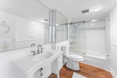 Condo in West Palm Beach, Florida, 2 bedrooms № 2082086 - photo 14