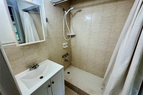 Appartement à louer à Coral Gables, Floride: 1 chambre, 41.81 m2 № 1877864 - photo 10