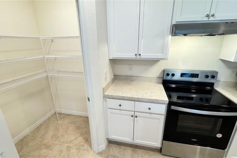 Villa ou maison à louer à Kissimmee, Floride: 4 chambres, 173.91 m2 № 2379811 - photo 7