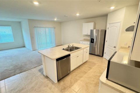 Villa ou maison à louer à Kissimmee, Floride: 4 chambres, 173.91 m2 № 2379811 - photo 6
