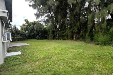 Villa ou maison à louer à Lauderhill, Floride: 5 chambres, 160.54 m2 № 1946747 - photo 25