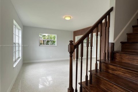 Villa ou maison à louer à Lauderhill, Floride: 5 chambres, 160.54 m2 № 1946747 - photo 10
