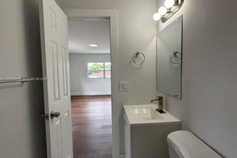 Villa ou maison à louer à Lauderhill, Floride: 5 chambres, 160.54 m2 № 1946747 - photo 18