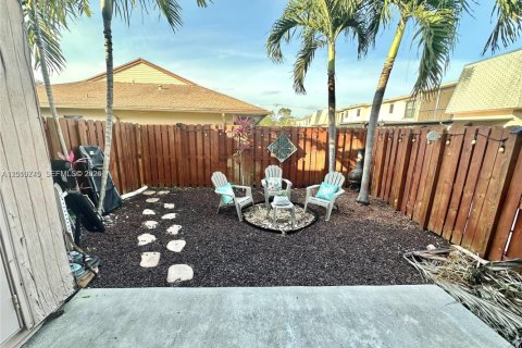 Townhouse in Davie, Florida 3 bedrooms, 138.42 sq.m. № 2076651 - photo 8