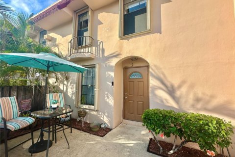 Townhouse in Davie, Florida 3 bedrooms, 138.42 sq.m. № 2076651 - photo 2