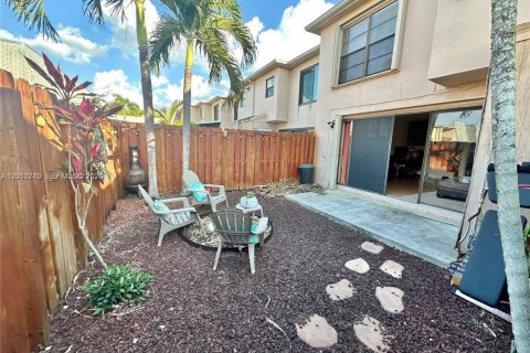 Townhouse in Davie, Florida 3 bedrooms, 138.42 sq.m. № 2076651 - photo 10