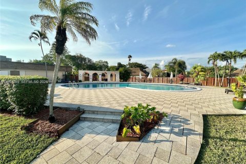 Townhouse in Davie, Florida 3 bedrooms, 138.42 sq.m. № 2076651 - photo 22