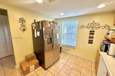 Townhouse in Davie, Florida 3 bedrooms, 138.42 sq.m. № 2076651 - photo 4