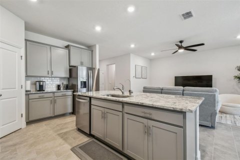 House in Wesley Chapel, Florida 4 bedrooms, 189.99 sq.m. № 1813089 - photo 16