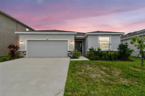 House in Wesley Chapel, Florida 4 bedrooms, 189.99 sq.m. № 1813089 - photo 1
