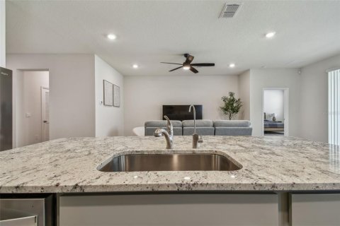 House in Wesley Chapel, Florida 4 bedrooms, 189.99 sq.m. № 1813089 - photo 18