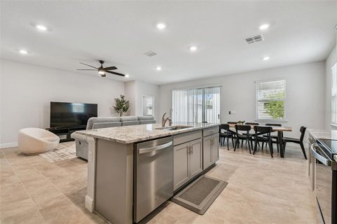 House in Wesley Chapel, Florida 4 bedrooms, 189.99 sq.m. № 1813089 - photo 15