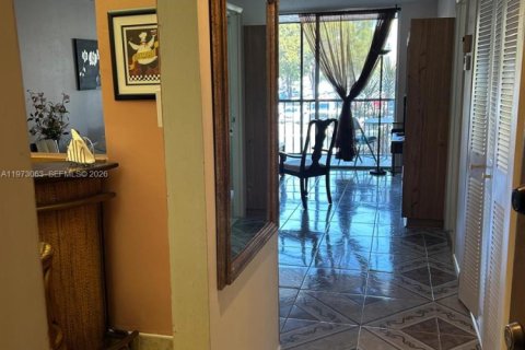 Condominio en venta en Lauderhill, Florida, 1 dormitorio, 72.46 m2 № 2033216 - foto 4