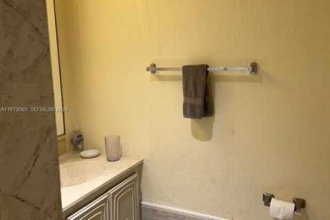 Condominio en venta en Lauderhill, Florida, 1 dormitorio, 72.46 m2 № 2033216 - foto 24